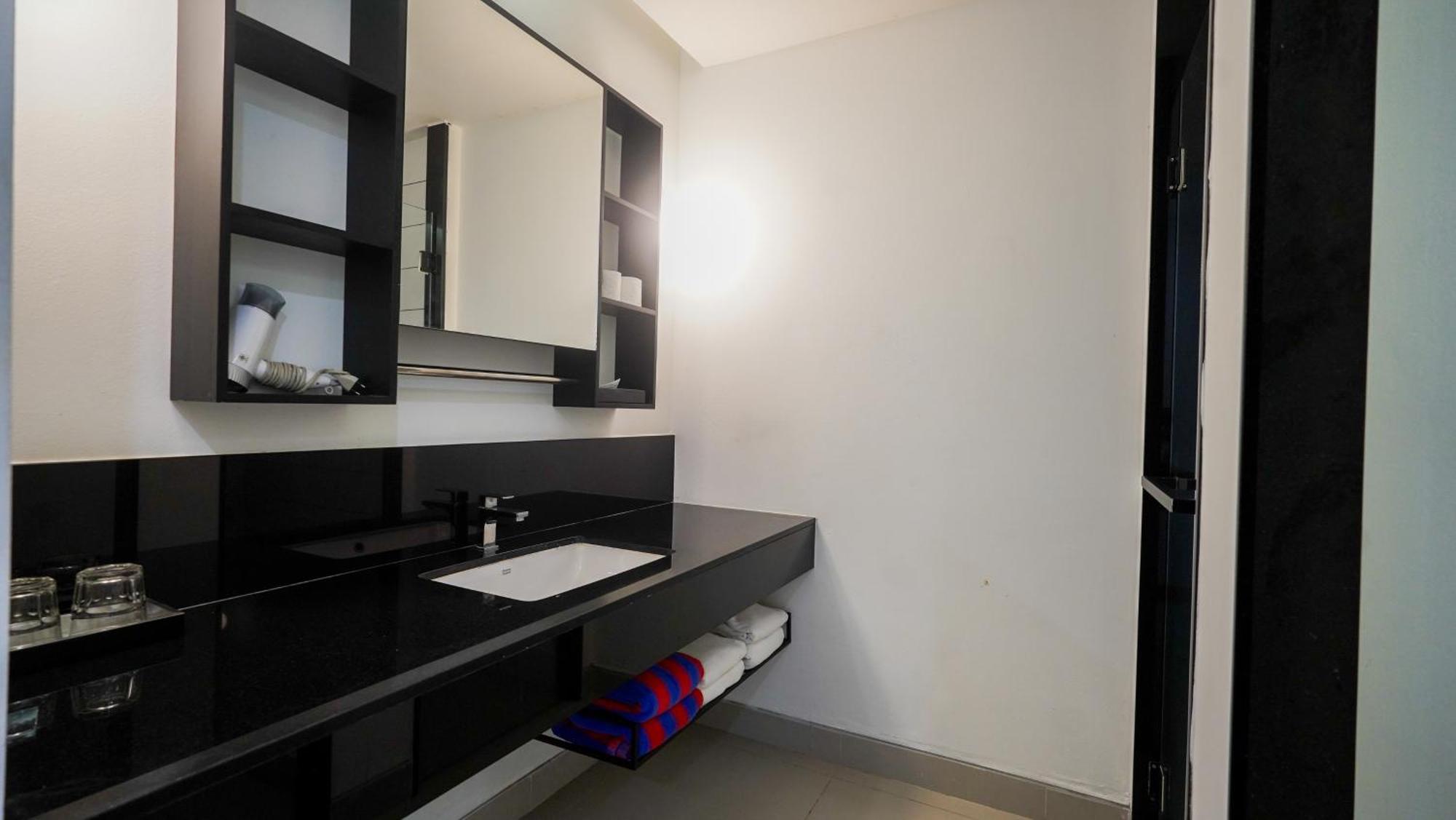 Marina House Muaythai Ta-Iad Phuket シャロン エクステリア 写真